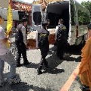 專業火葬扶棺人員八名