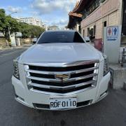 白色凱迪拉克靈車