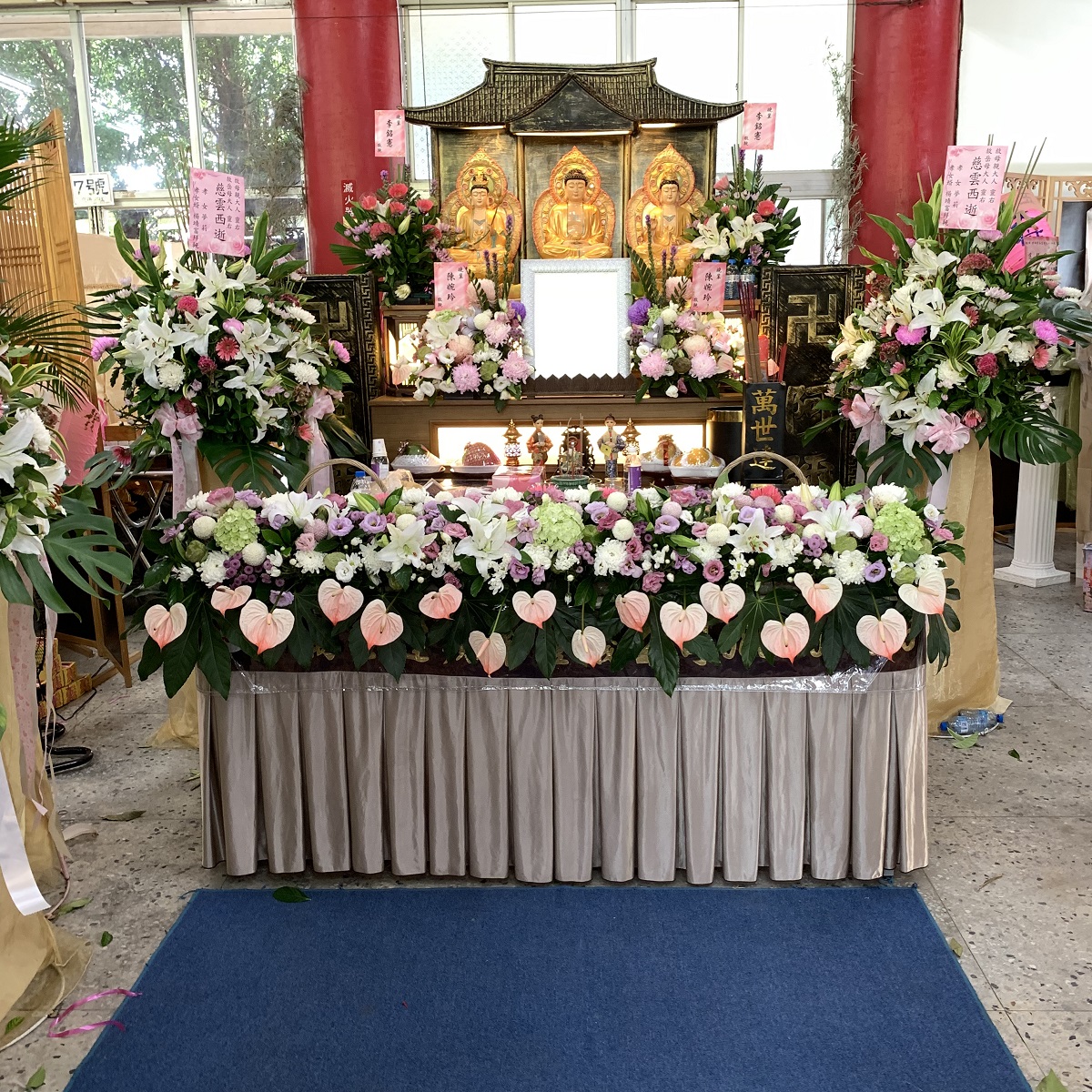 (南殯館內)丁級廳靈堂佈置6尺排花