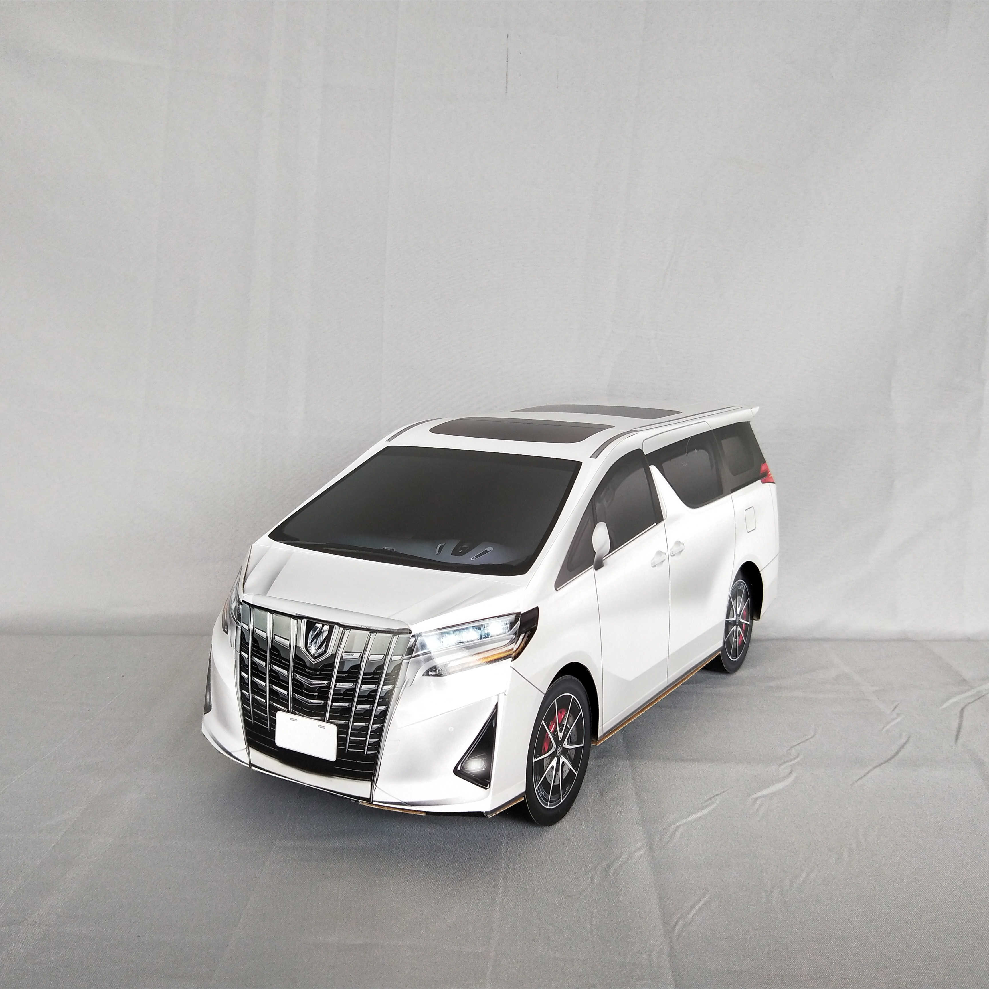 白色轎車